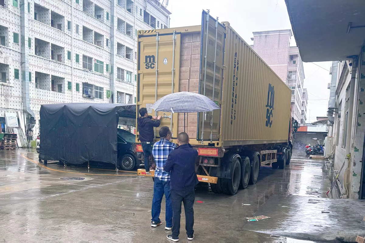 Exportgerechte Verpackung für individuelle Verpackungsaufträge von HS PACKFACTORY